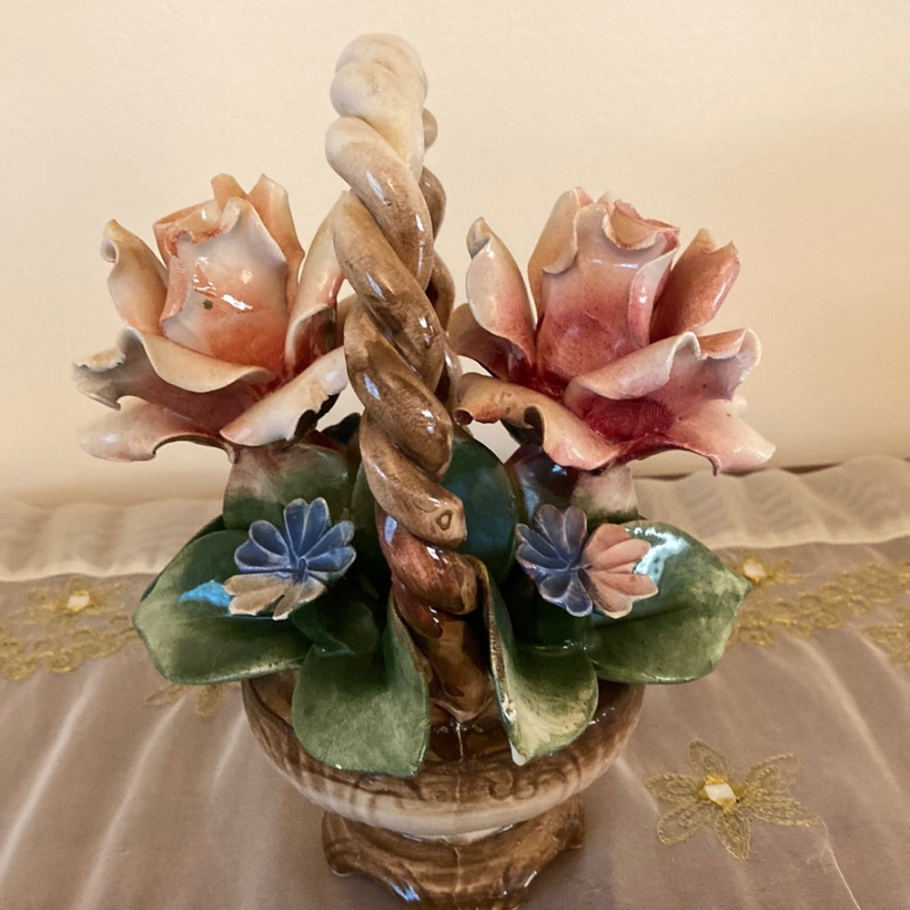 Vintage Capodimonte Basket with 2 Roses and 4 small flowers Hand Made in Italy